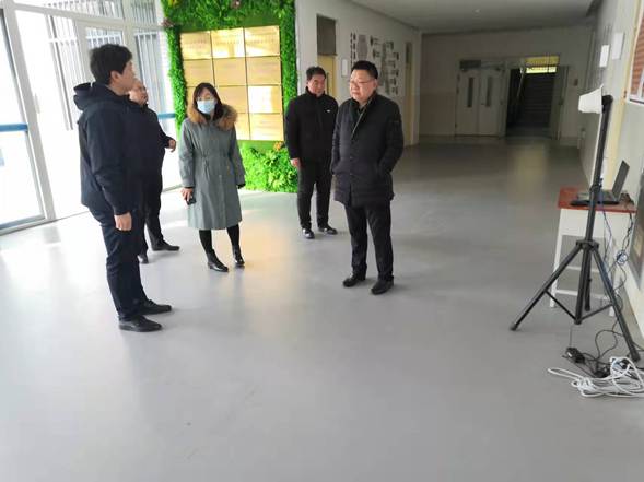 崔